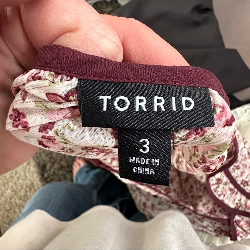 NWOT-Torrid Crinkle Chiffon Flutter Sleeve Boho Top - Picture 7 of 11